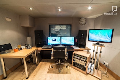 Studio 1 10