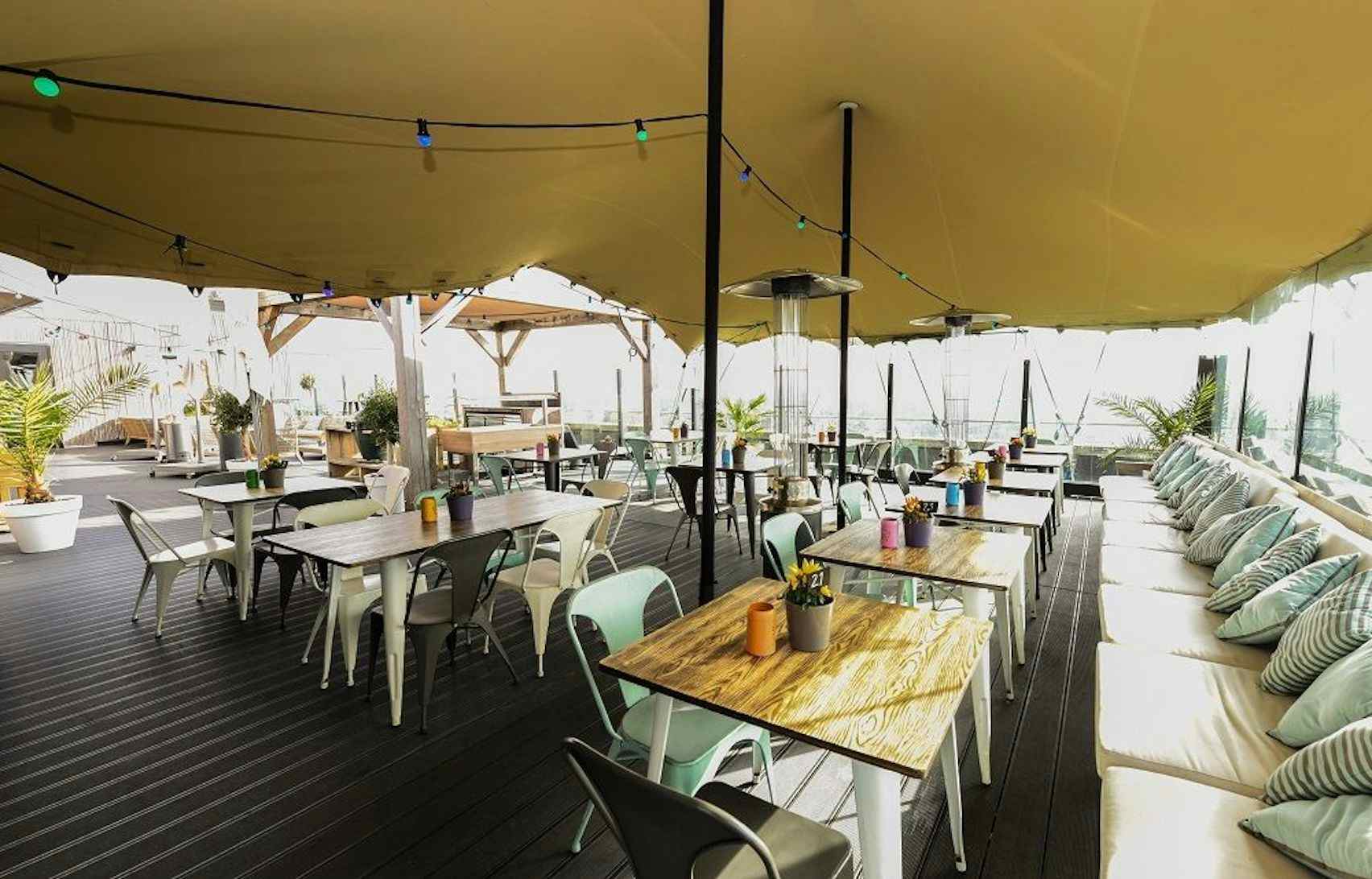 Rooftop Terrace, Bar Side