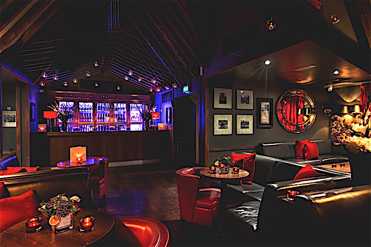Penthouse Champagne Bar **The Penthouse Champagne Bar at Beaufort House Chelsea is a stunning party venue for hire in London.**
The 3rd-floor penthouse Champagne Bar is the perfect venue for drinks, dinner or dancing, for