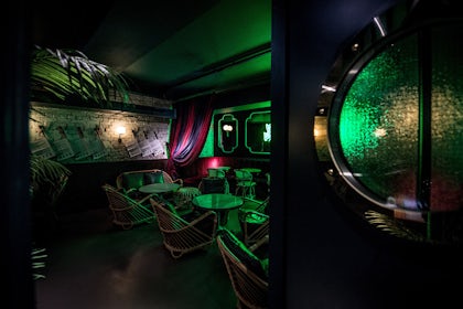 Dining Lounge 16