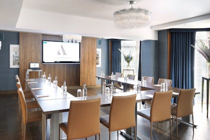 Hyde Park Suite 7