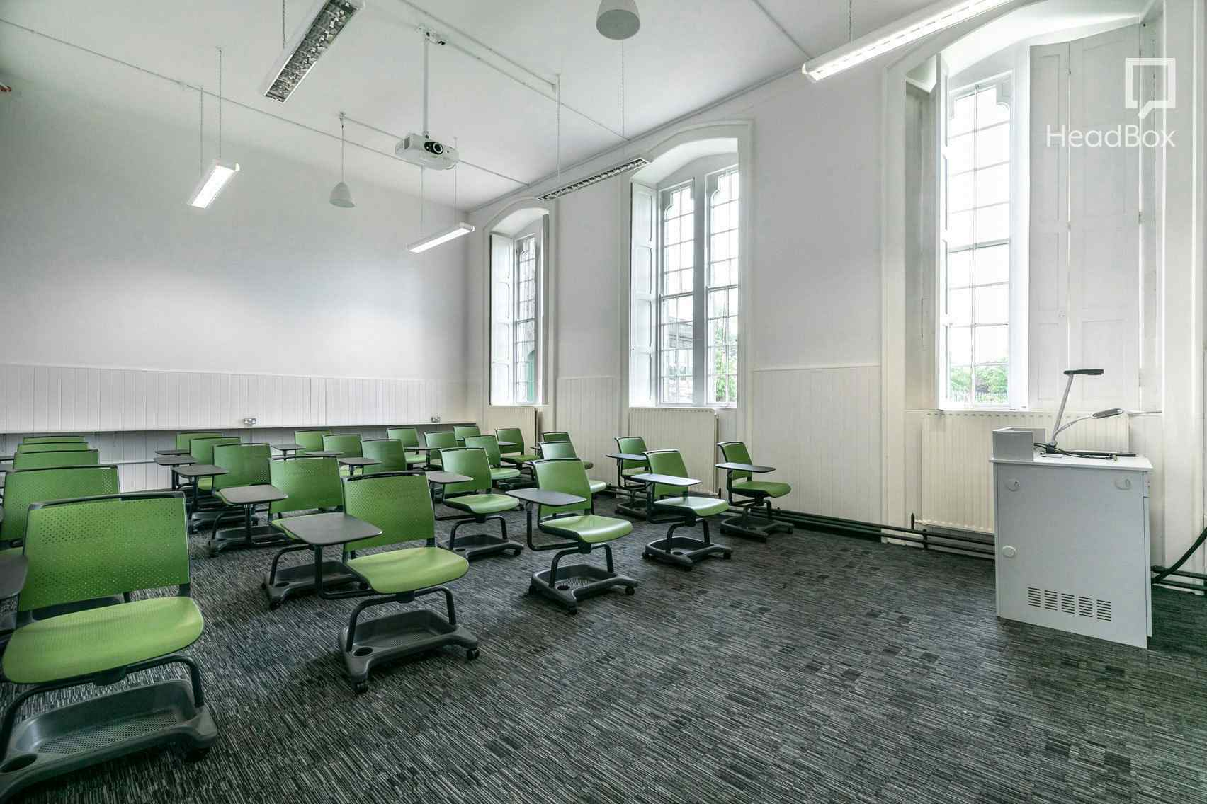 Senior House Classroom SG09 1