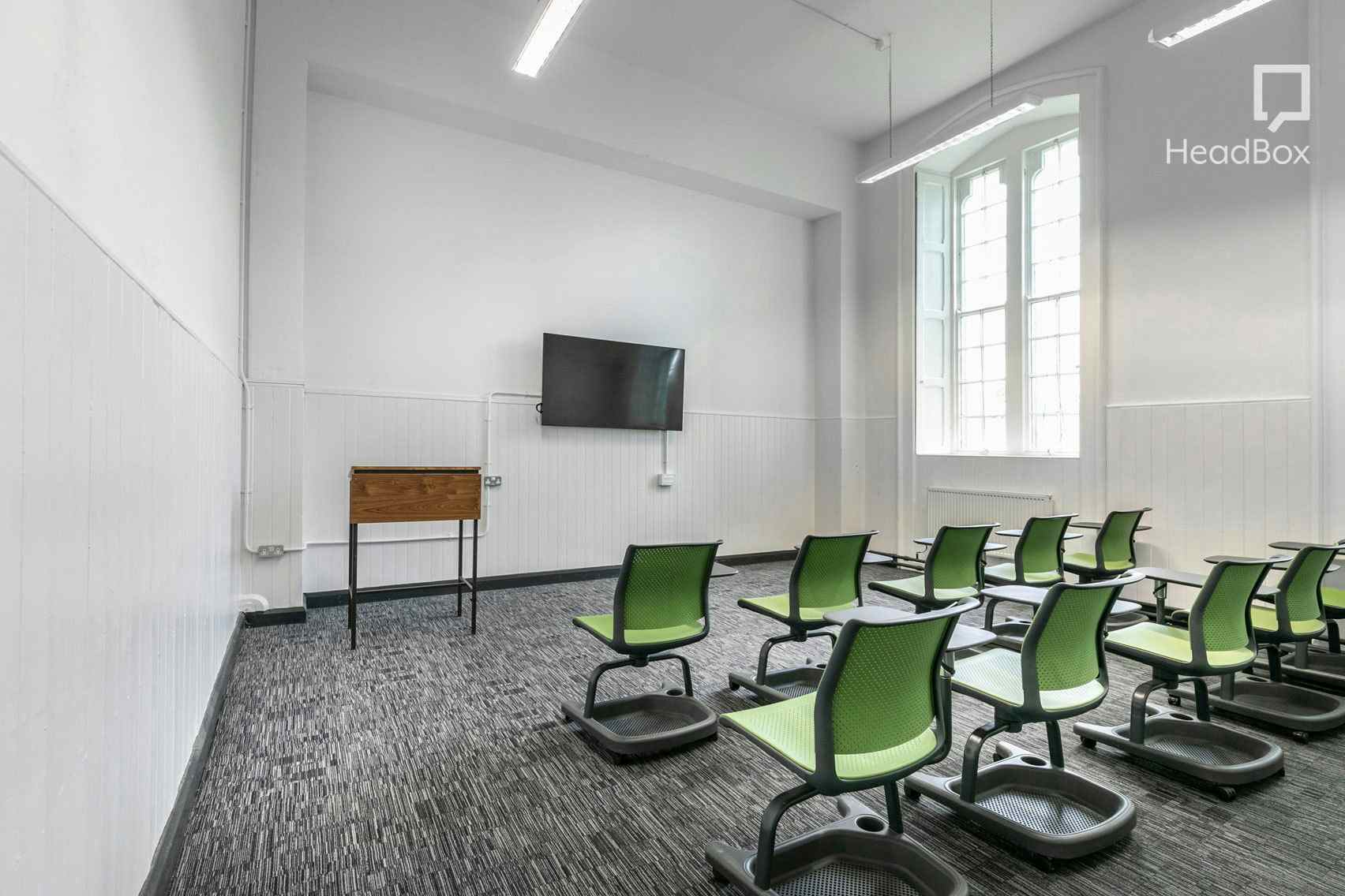 Senior House Classroom SG14 1