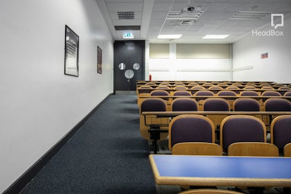 Business Building Classroom QG220 2