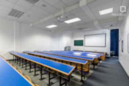Business Building Classroom QG220 3