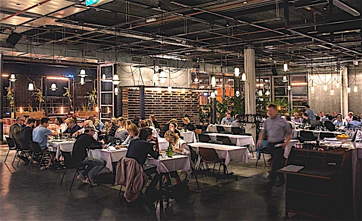 Restaurant Bureau **Restaurant Bureau van B. Amsterdam is een prachtige plek voor uw volgende private dining experience.**
Bent u op zoek naar een evenementenlocatie of vergaderzaal in Amsterdam voor uw zakelijke even