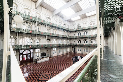 Atrium 5