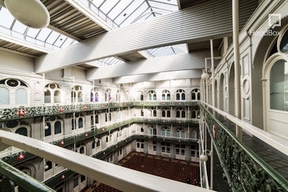 Atrium 10