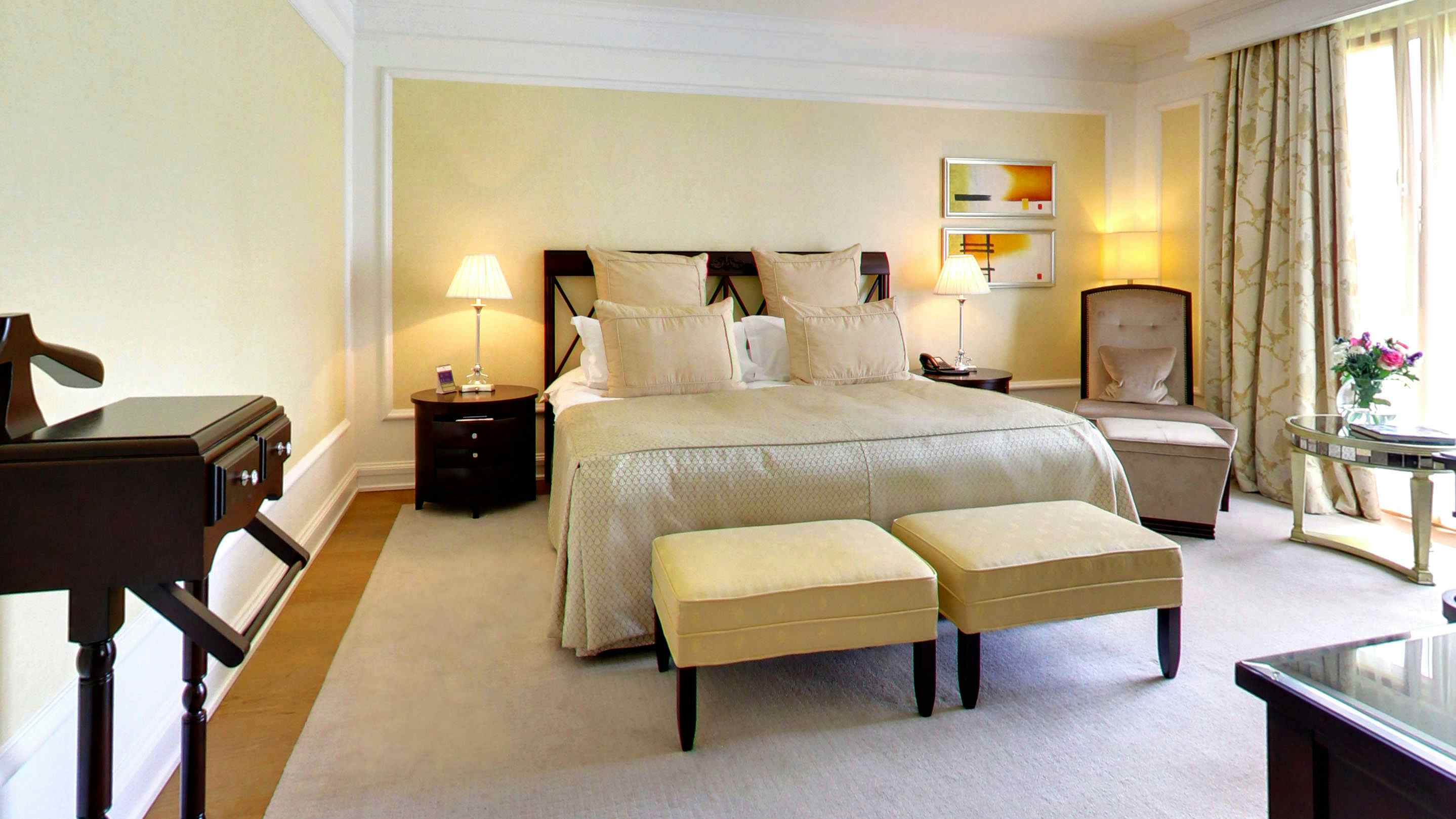 The Ladysbridge Room 4