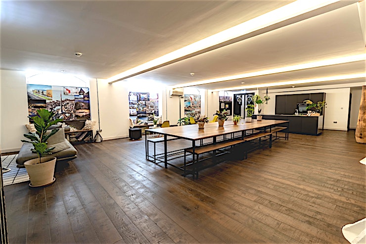 DI Lounge **The DI Lounge at Design International is a stunning creative Space for hire in London.**
Newly created, and beautifully designed meeting and workshop space is modern and exceptionally spacious an