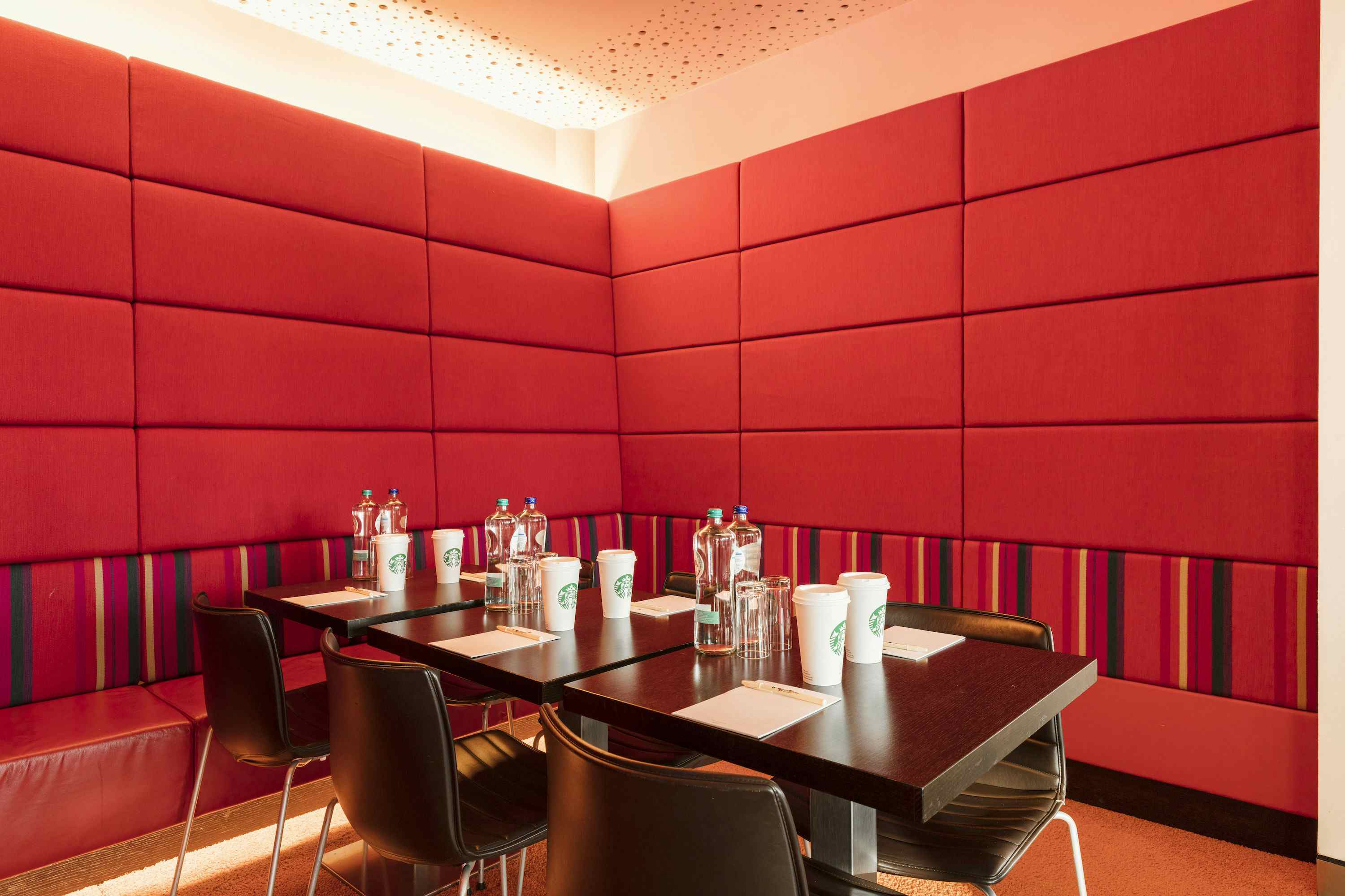 Red Room , DoubleTree by Hilton Amsterdam Centraal Station