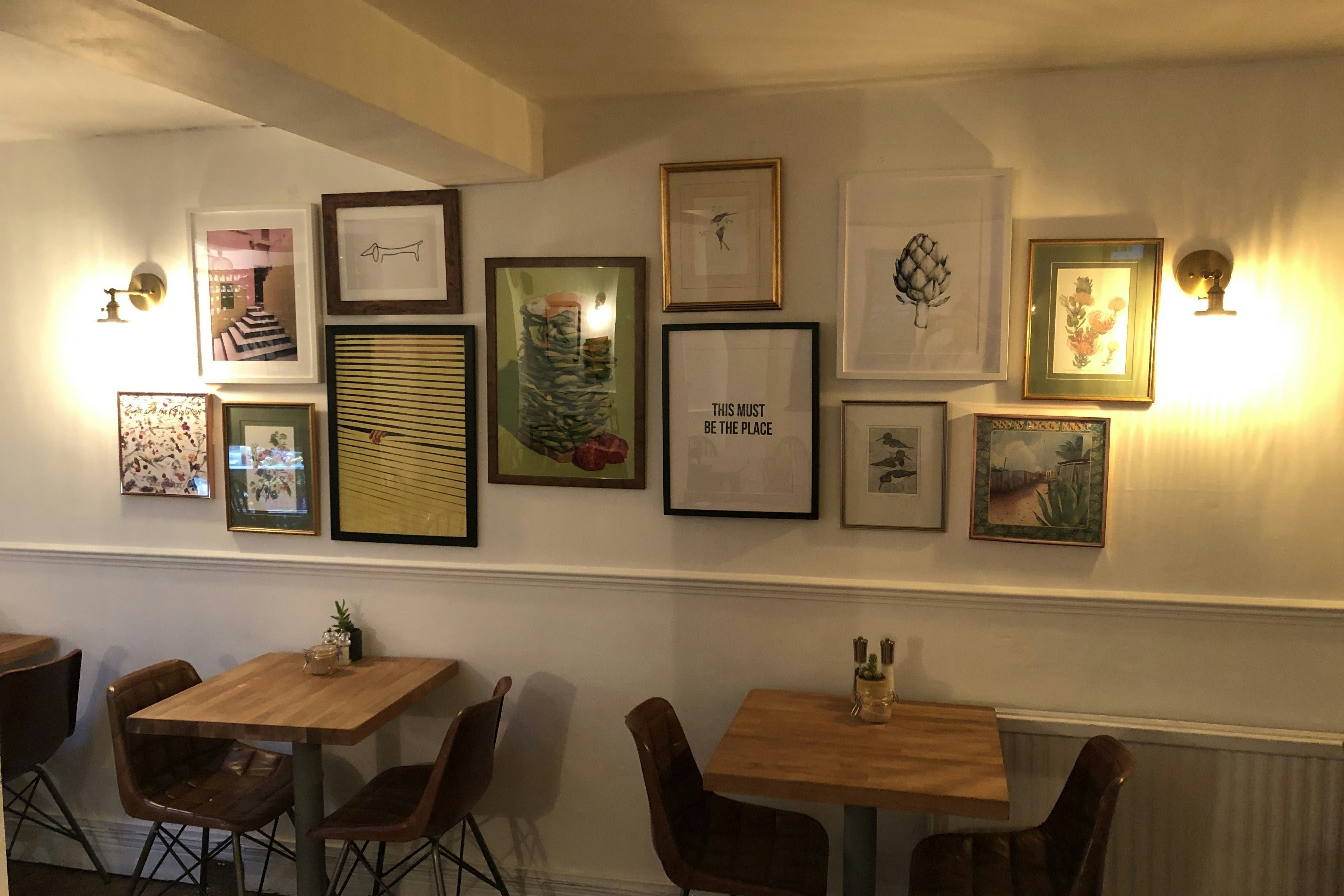 Dining Room and Bar 4