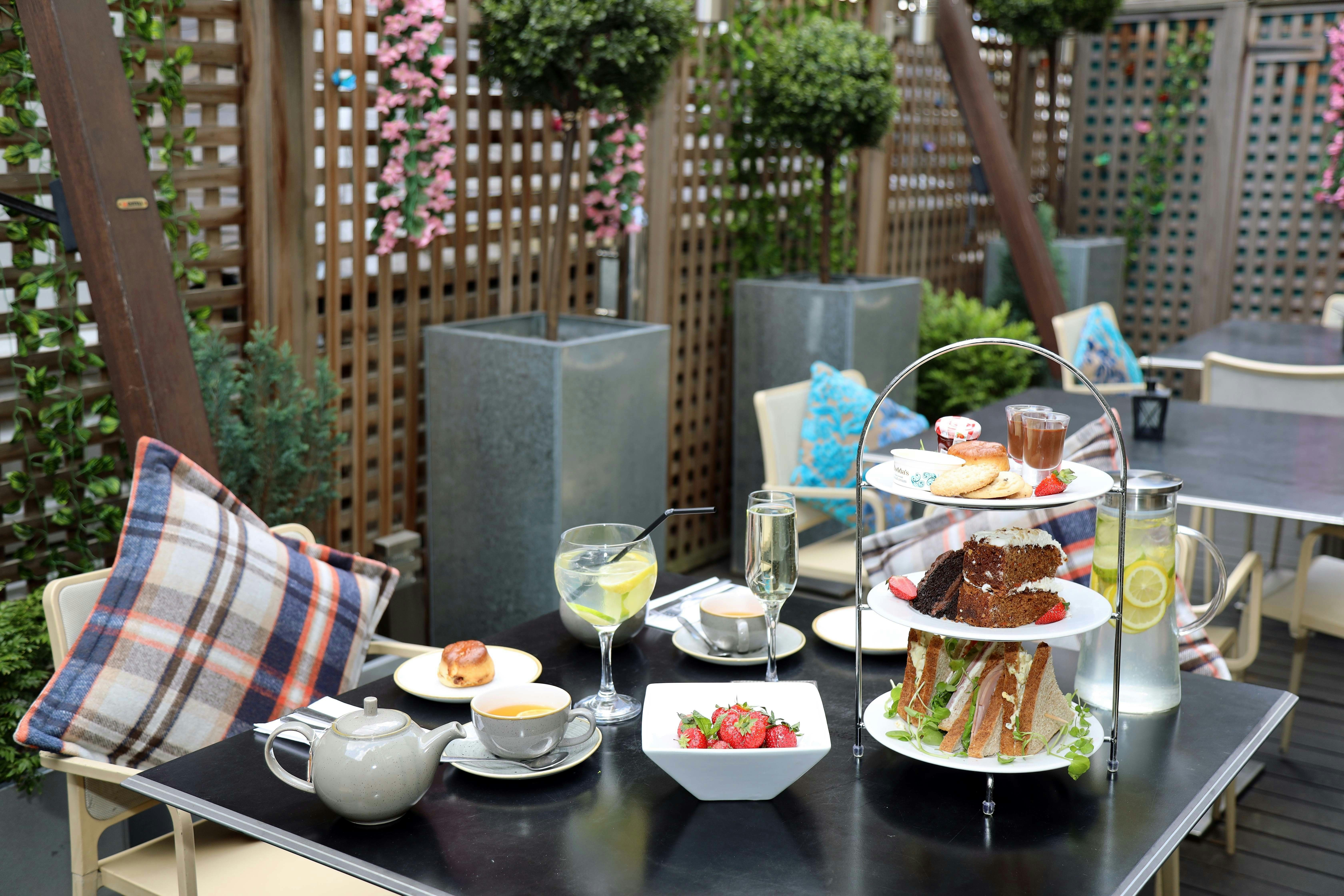 Outdoor Private Lunches 3