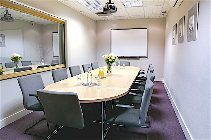 King Edward **King Edward is a modern meeting room for hire in Kings Langley.**
The King Edward suite has a capacity of up to 12 delegates in board room style, inbuilt AV equipment, Ruckus Wi-Fi and flip chart