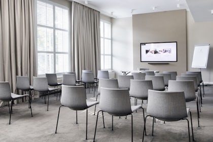 Salon II 1