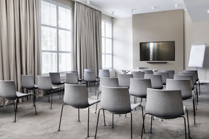 Salon II 2