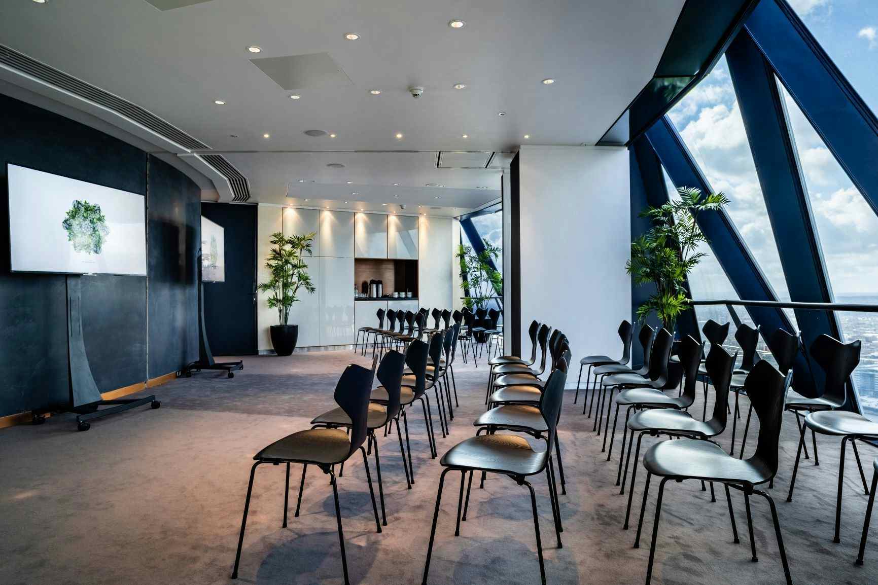 Exclusive Hire of Level 38, Searcys at the Gherkin