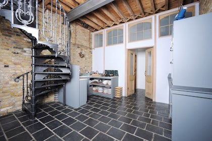 Studio 10