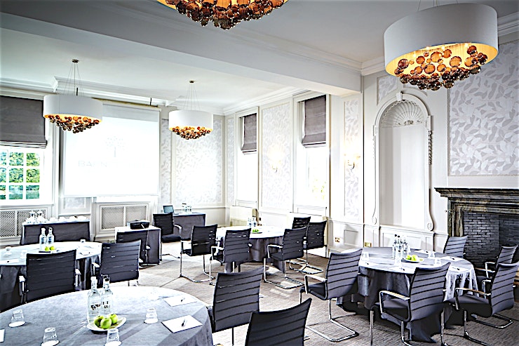 Garden Suite **The largest meeting room with views onto the gardens to the side of the house. The Garden Suite is air-conditioned, has natural daylight and is a great setting for larger conferences.**
Whether y