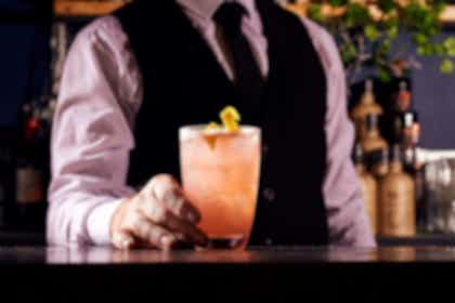 Cocktail Bar 4
