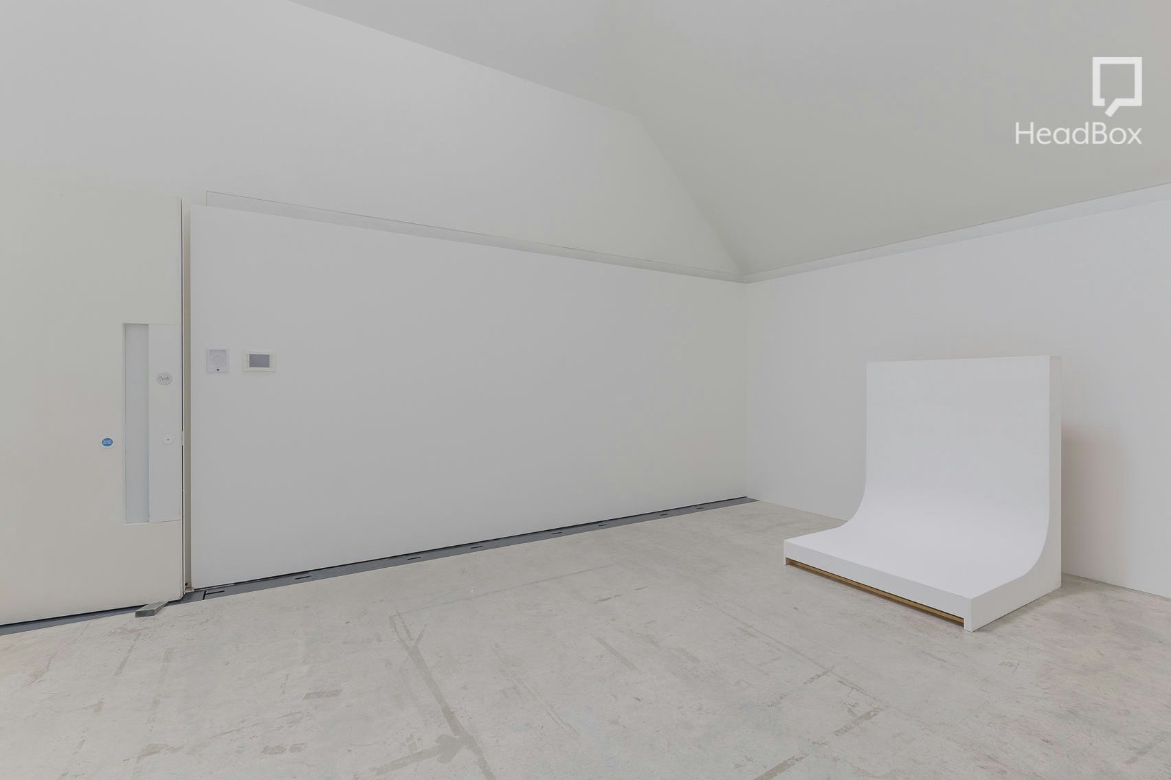 Evening Hire, Studio 2 2