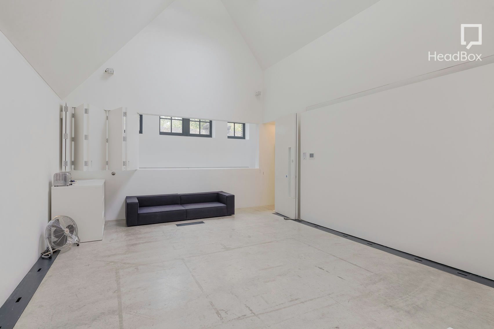 Evening Hire, Studio 2 3