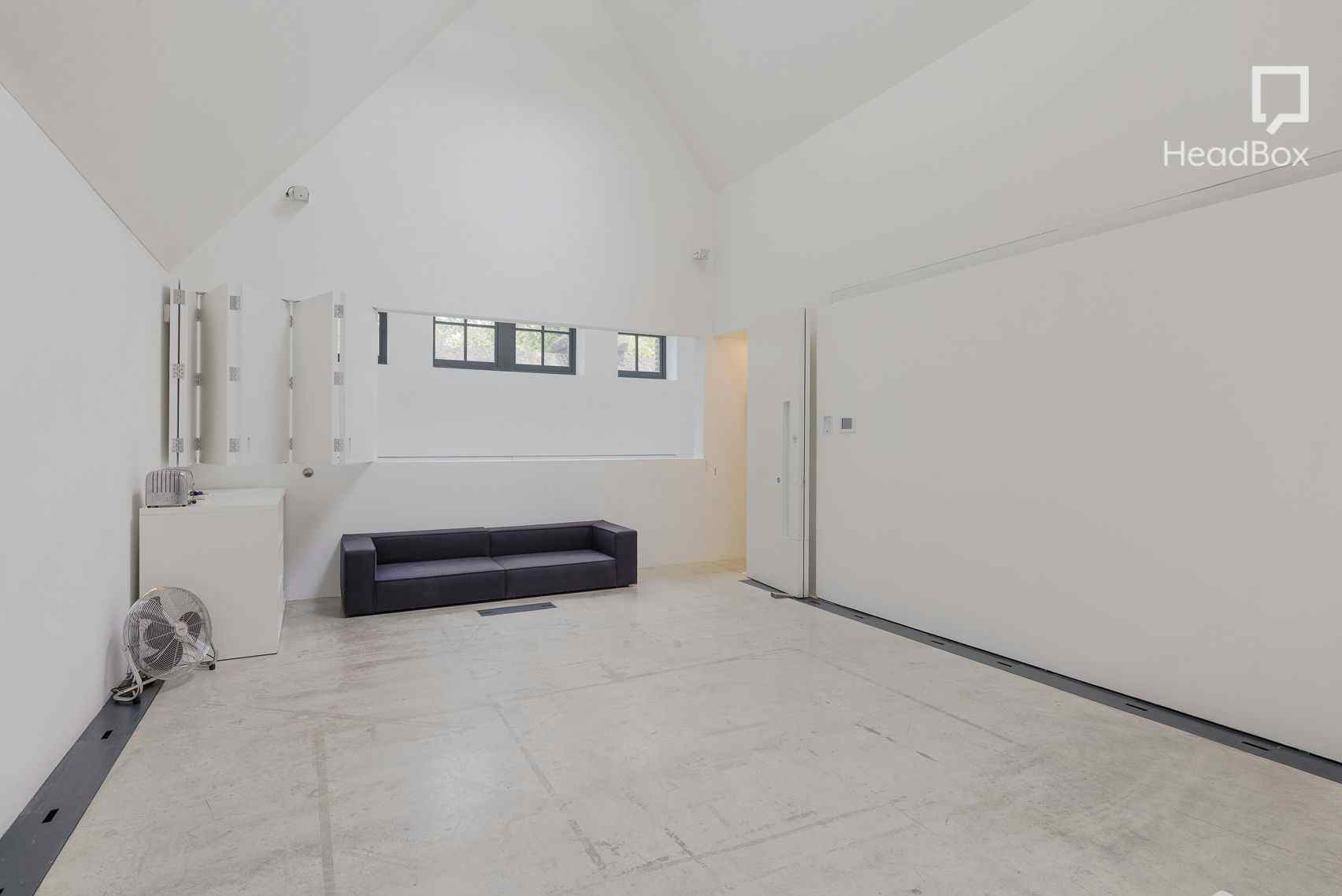 Day Hire, Studio 2 4