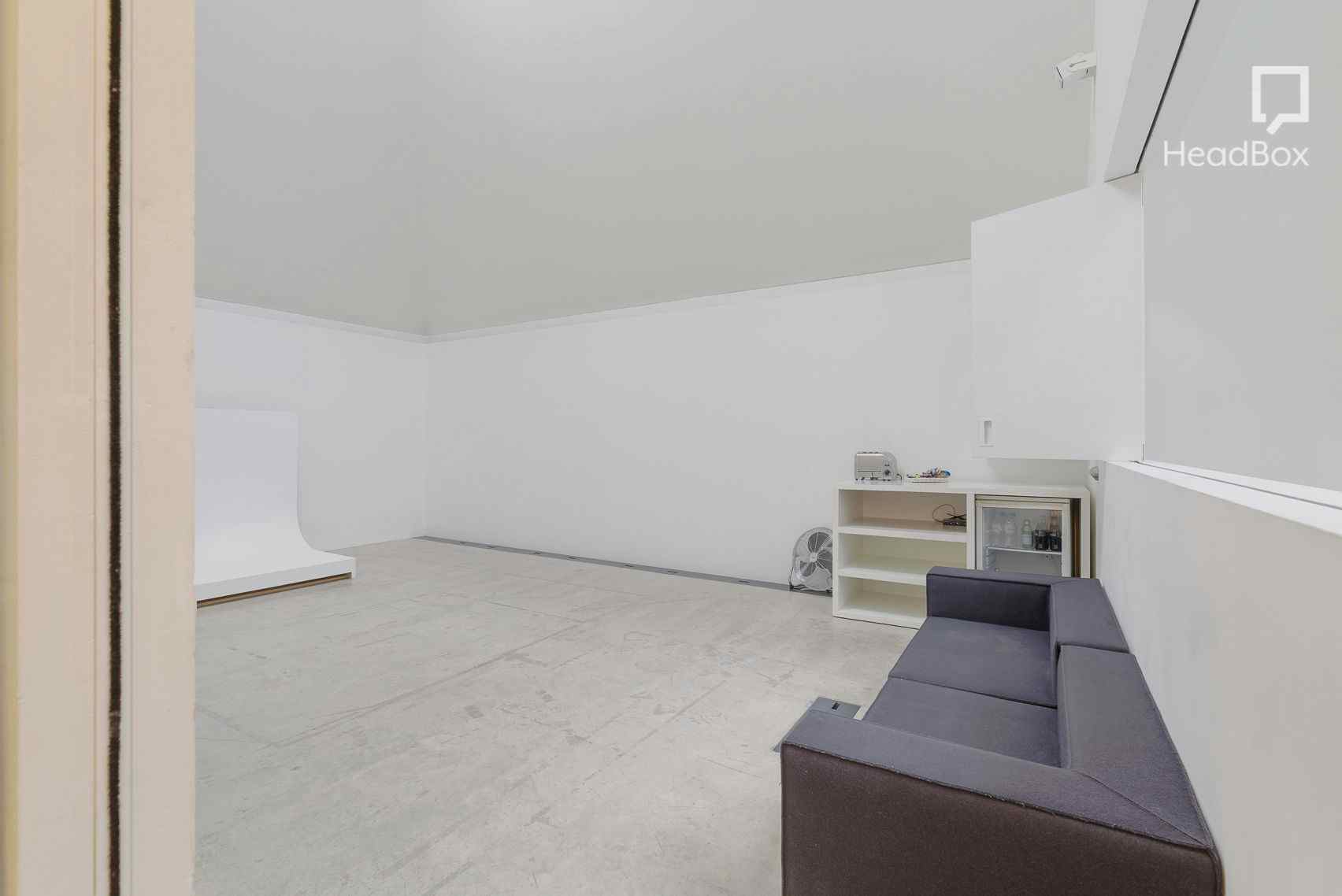 Day Hire, Studio 2 6